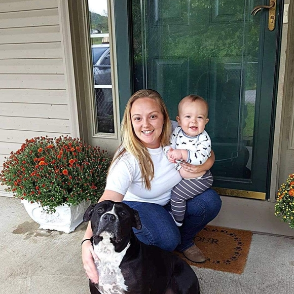 Meet your Posher, Lisa - Picture 2 of 5